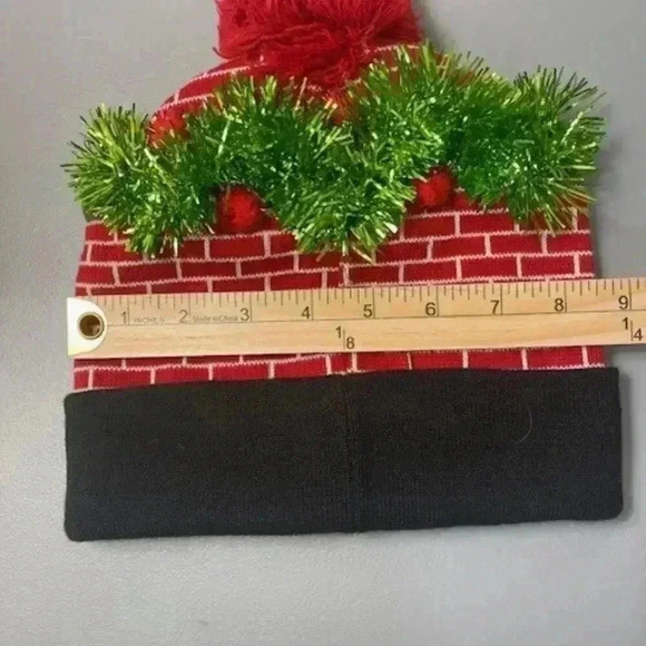 Adult Unisex Knitted Christmas Benie Hat with Pom Pom Cuffed Skull Cap - Picture 4 of 6